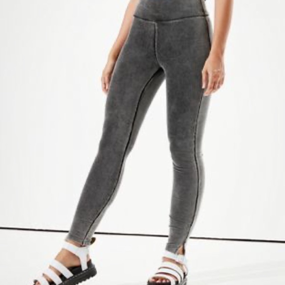 American Eagle Gray Corduroy Leggings Size Medium